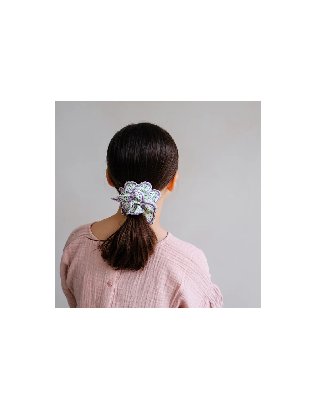 SCALLOPED FLORAL SCRUNCHIE - Image 2